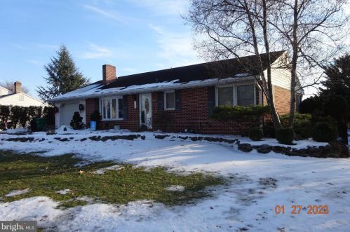 750 Prospect Ave, Lees Cross Roads, PA 17257-8909