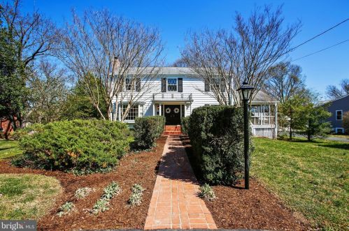 518 Dranesville Rd, Herndon, VA 20170-3305