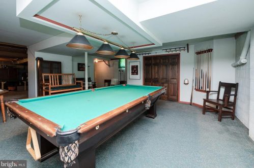 6 Pendleton Dr, Berlin Boro NJ  08009-9672 exterior