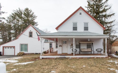 13 Plains Rd, Raymond, NH 03077-2216