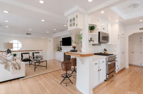 593 26th St, Manhattan Beach CA  90266-2208 exterior