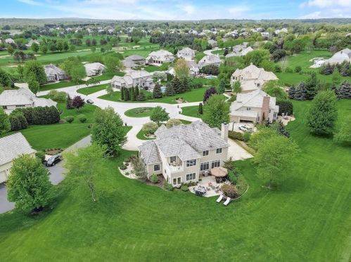 1004 Cypress Ct, Chenequa, WI 53029-8685