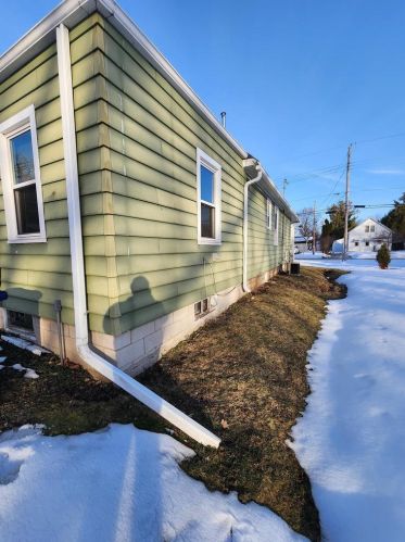 218 Oak St, Green Bay, WI 54303-1816