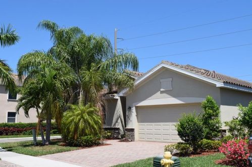 8609 Pegasus Dr, Lehigh Acres, FL 33971-3765