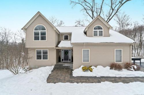 109 Hoyt Rd, Warwick, NY 10990-3644