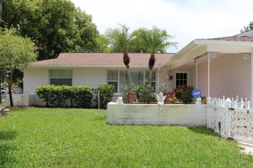 7254 Maplehurst Dr, Port Richey, FL 34668-5731