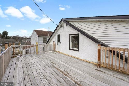 3728 Norwood Ave, Downingtown PA  19335-2048 exterior