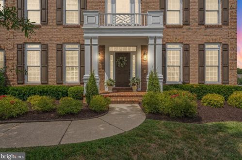 8130 Bluebonnet Dr, Lorton, VA 22079-5628