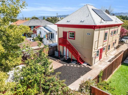 5531 Fremont St, Oakland CA 94608-2216 exterior