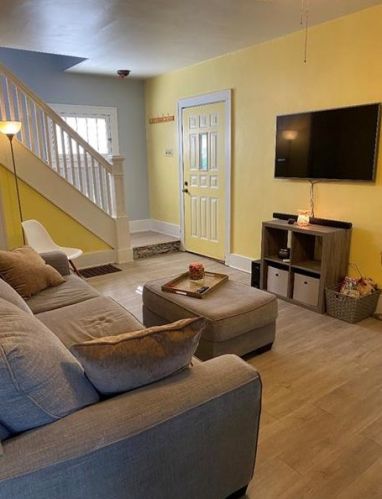 1278 Griswold St, Hermitage, PA 16146-3212