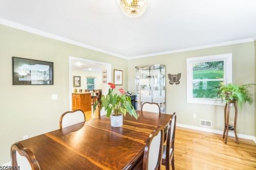 41 Essex Ave, Bernardsville NJ  07924-2239 exterior