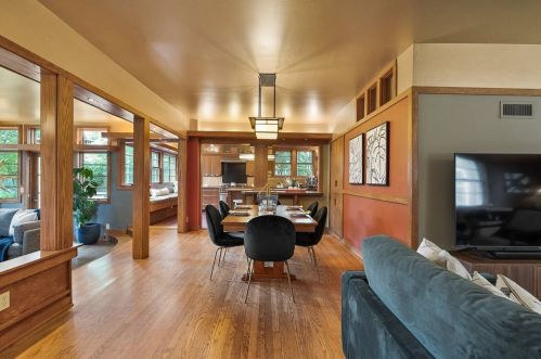 1003 Sylvan Ave, Milwaukee WI 53217-5355 exterior