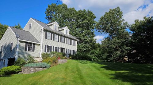 52 Williamine Dr, Newton, NH 03858-4013