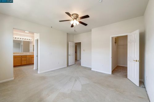 4255 Fitzwilliam St, Pleasanton CA 94568-4573 exterior