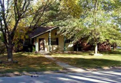 111 Cardinal St, Harrison, AR 72601-1802