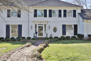 1114 Red Fox Rd, Louisville, KY 40205-1740