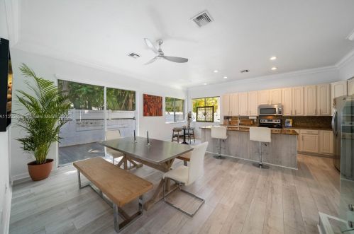 211 15th St, Dania Beach FL  33004-4244 exterior