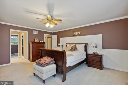 1186 Horseshoe Dr, Blue Bell PA  19422-1948 exterior