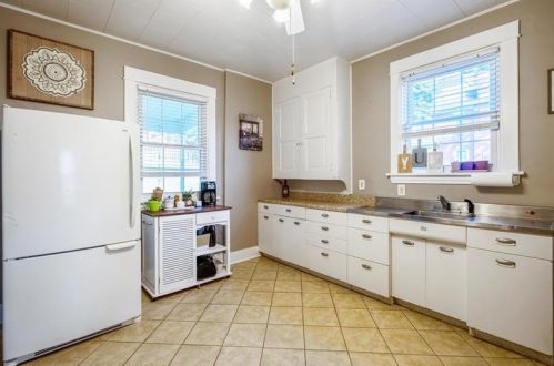 324 Elm Rd, Ambridge PA  15003-2134 exterior