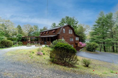 63 Red Oak Hill Rd, Farmington CT  06032-2201 exterior