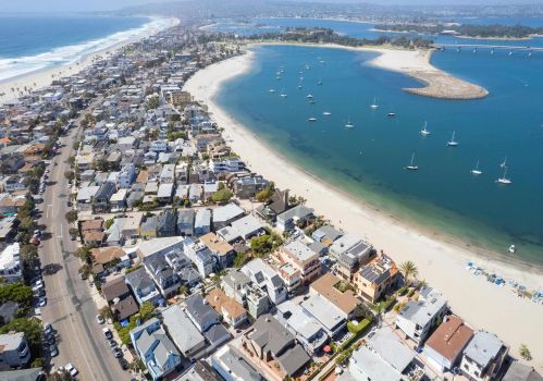 824 Anacapa Ct, San Diego CA  92109-8203 exterior