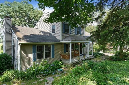 1703 Randolph Rd, Middletown, CT 06457-4041