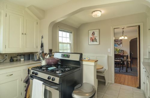 2935 Ewing Ave, Minneapolis MN 55422-3234 exterior