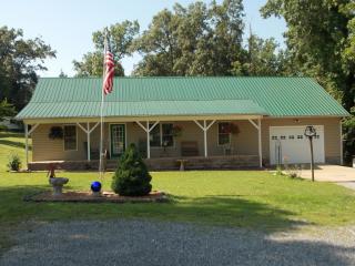 860 Starks Cemetery Rd, Aurora, KY 42048-9136