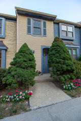 134 Dumbarton Hill Ct, Matawan NJ  07747-1864 exterior