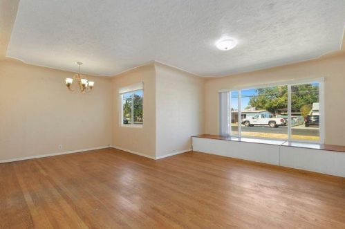530 Locust Ave, Manteca, CA 95337-5412