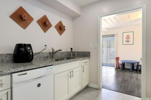 1401 Villa St, Riverside CA 92507-1332 exterior