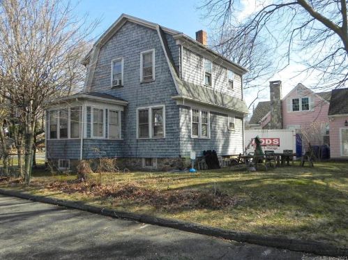 8 Lockwood Ln, Norwalk CT  06851-5818 exterior