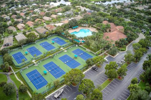 1260 144th Ave, Hollywood FL  33028-2921 exterior