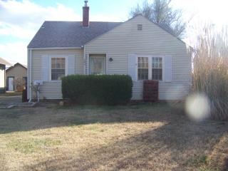 203 25th Ave, Hutchinson, KS 67502-3603