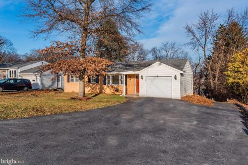 7240 Chambers Hill Rd, Harrisburg, PA 17111-5111