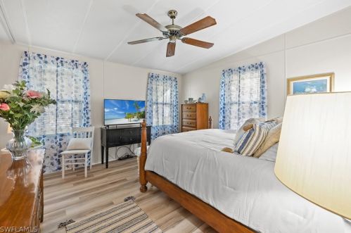 26248 Queen Mary Ln, Bonita Springs FL  34135-6536 exterior