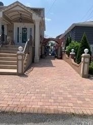 163-36 98th St, Jamaica, NY 11414-1731