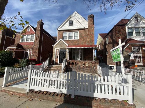 205-23 Murdock Ave, Jamaica, NY 11412-1312