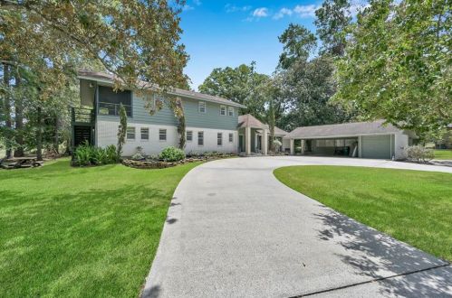 43 Winged Foot Dr, Conroe, TX 77304-1154