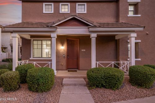 89 Palomino Dr, Gilbert, AZ 85296-2847