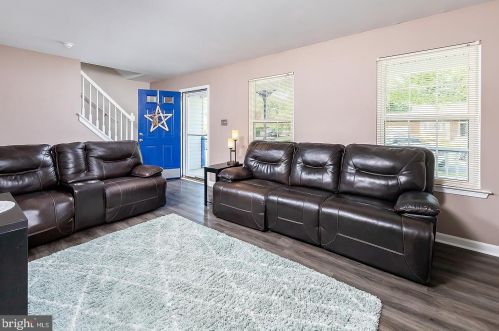 513 Prince St, West Deptford, NJ 08096-5713