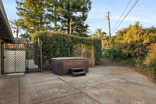 950 Karen Dr, Chico CA  95926-2819 exterior