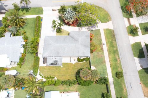 500 Captains Rd, West Palm Beach FL  33408-4810 exterior