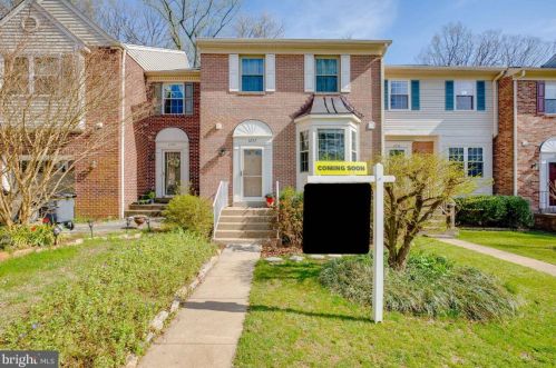 6727 Sunset Woods Ct, Springfield, VA 22015-4243