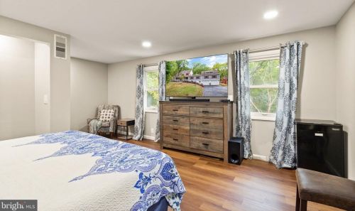 13188 Loyalty Rd, Leesburg VA  20176-6112 exterior