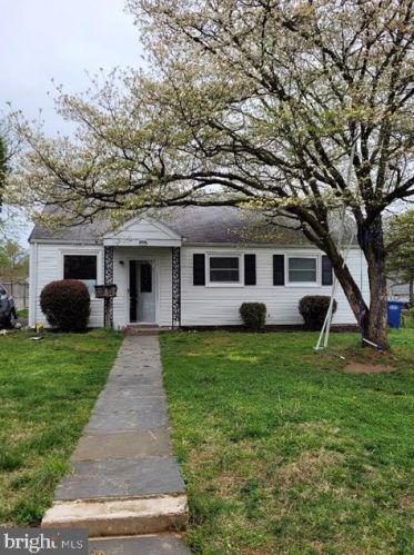 6936 Oak Ridge Rd, Falls Church, VA 22042-2630