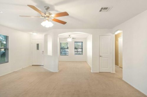 7113 Cayenne Ln, Austin TX  78741-7516 exterior