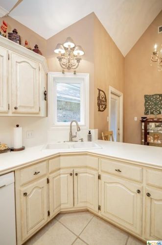 225 Charleston Dr, Victoria TX 77904-3814 exterior