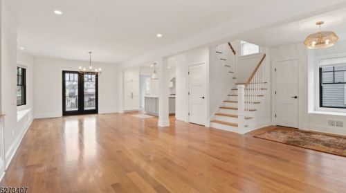 26 Lexington Ave, Montclair NJ  07042-4502 exterior