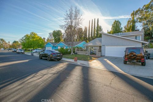 27067 Alabastro Dr, Santa Clarita CA  91354-2215 exterior